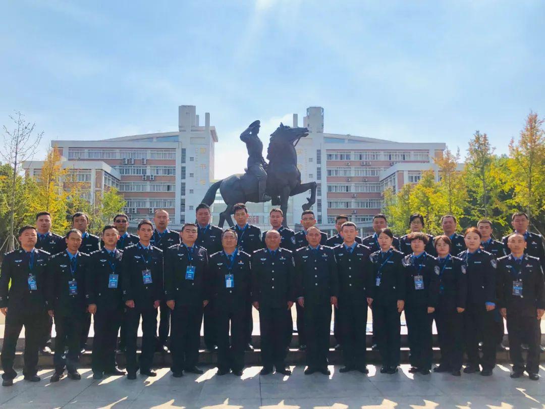 浙江盛情款待，尊敬的各位来宾与朋友们